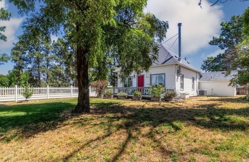Walla Walla House | Charming 2-bedroom house in beautiful Walla Walla with WiFi, AC