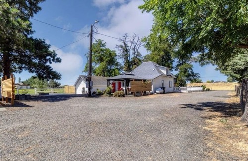 Walla Walla House | Charming 2-bedroom house in beautiful Walla Walla with WiFi, AC
