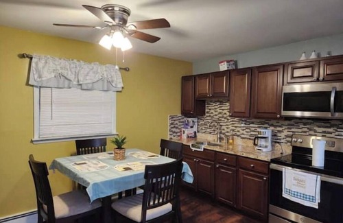 West Babylon House | Charming 2 Bedroom Home Away From Home Apartment