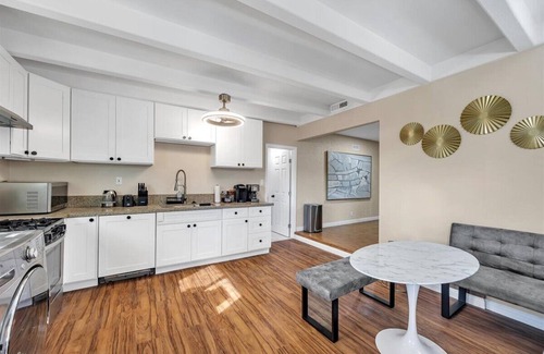 Westminster House | Charming 2-bedroom house with AC, WiFi in lovely Westminster, Little Saigon