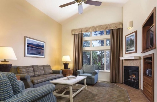 Elk Point Condo | Charming 2-bedroom condo close to ski resort with WiFi in beautiful Zephyr Cove