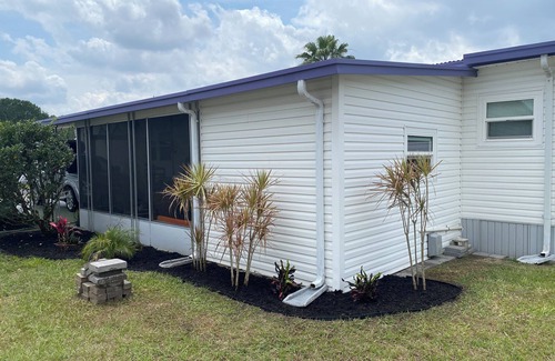 Zephyrhills House | Charming 2-bedroom mobile home with AC, WiFi in quaint Zephyrhills