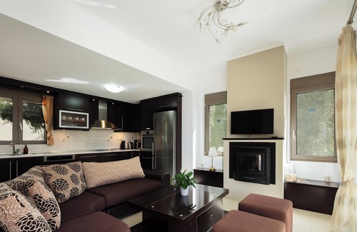 Kato Valsamonero Villa | Charming 2-Bedroom Villa in Serene Village - Perfect Family Getaway