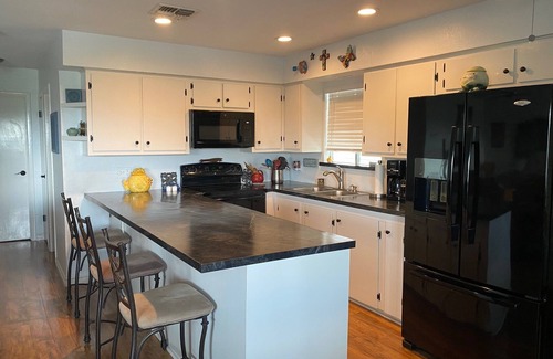 Rockport House | Charming 2-bedroom waterfront house with dock, AC, and WiFi in Rockport Texas