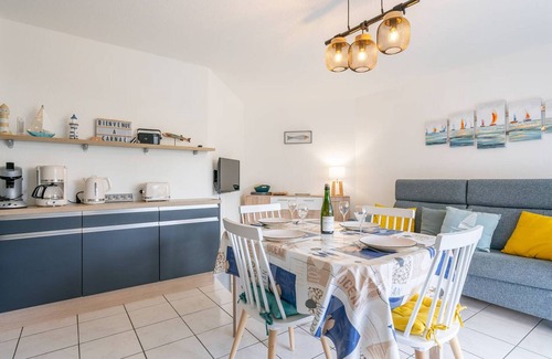 Carnac Apartment | Charming 2-Room Apt in Carnac – 500m from Beaches, Terrace, Parking, 3* Rating