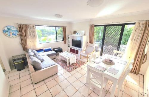 St. Lucia Apartment | Charming 2bd apt near UQ & ferry