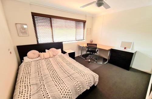 St. Lucia Apartment | Charming 2bd apt near UQ & ferry