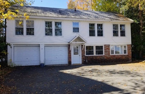 Saranac Lake Apartment | Charming 2Bdrm Retreat in Picturesque Saranac Lake
