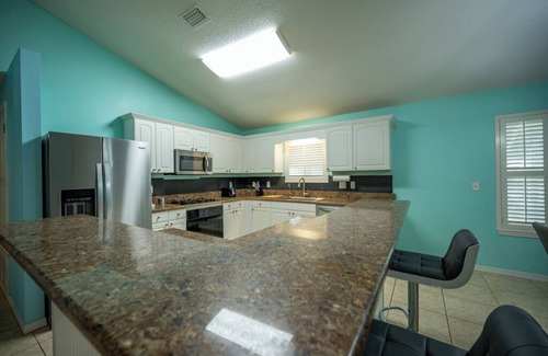 Florida Panhandle House | Charming 2bedroom house in amazing Pensacola w/Private Pool and 3/4 acre yard