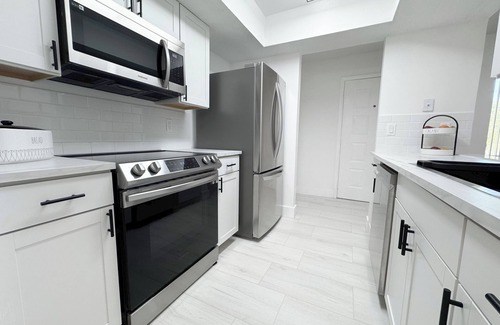 Edgewater Apartment | Charming 2BR/1BA Apartment in Port Charlotte, community Pool