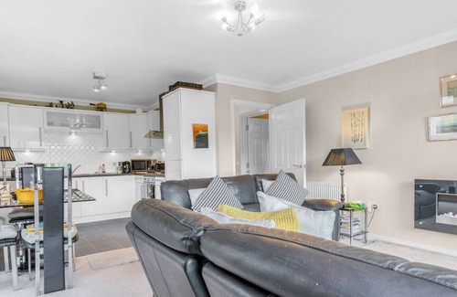 Gifford Apartment | Charming 2BR-2BA Flat next to Royal Park of Holyrood