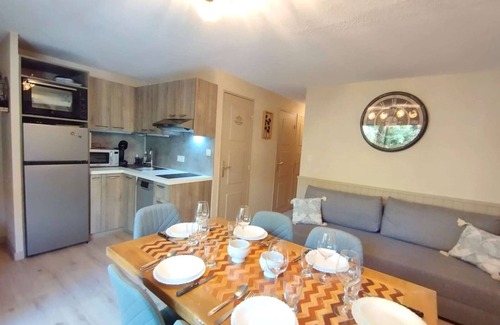 Vignec Apartment | Charming 2BR Apartment for 6 with Terrace, Parking, Ski Locker in Vignec