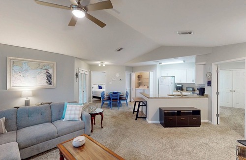 Gulf Shores Apartment | Charming 2BR Condo w/Private Balcony in Gulf Shores, Pool, Hot Tub, Near Ball Tournament Field
