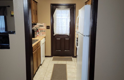 Shreveport House | Charming 2BR Townhome, Renovated, Near Shopping, Dining & Casinos!