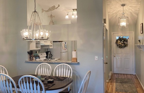 Brewster Condo | Charming 2nd floor 2-bedroom condo with AC WiFi in tranquil Brewster.