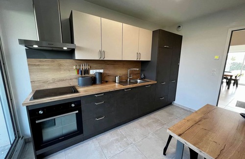 Quiberon Apartment | Charming 3* Apartment in Quiberon, 500m from Beach, 6 Guests, WiFi, Parking, South-Facing Garden