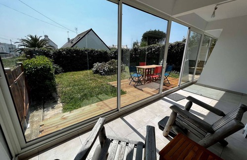 Quiberon Apartment | Charming 3* Apartment in Quiberon, 500m from Beach, 6 Guests, WiFi, Parking, South-Facing Garden