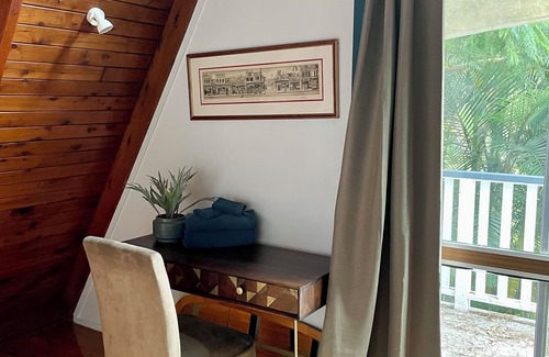 North Tamborine Ski Chalet | Charming 3-bedroom Chalet in the heart of superb Tamborine Mountain