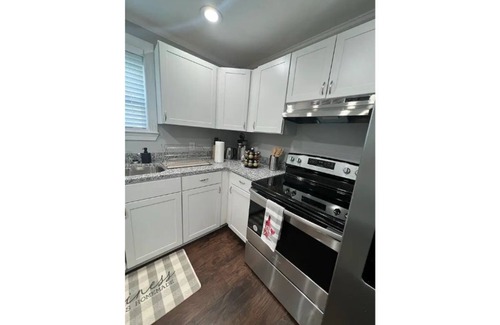Portsmouth House | Charming 3-Bdrm Gem! Sleeps 6, Near Casino & All