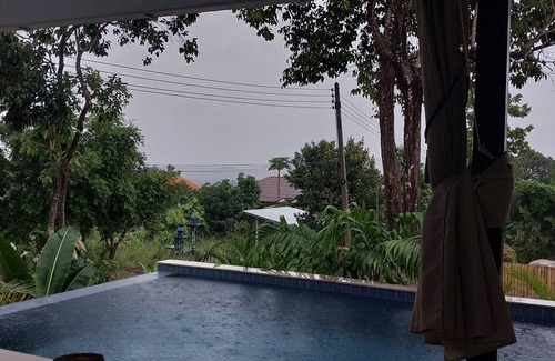 Ko Pha-ngan Villa | Charming 3-bed/2-bath pool water view villa; WiFi, AC in Hin Kong; Discount!