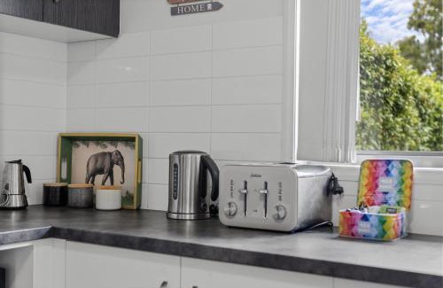 Little Mountain House | Charming 3-Bed Home Near Sunshine Coast