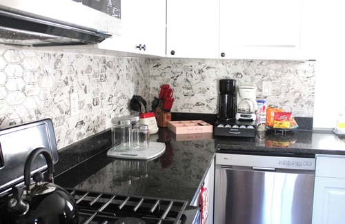 Baltimore House | Charming 3-bed/with WiFi/Workplace, AC in welcoming Baltimore/near everything