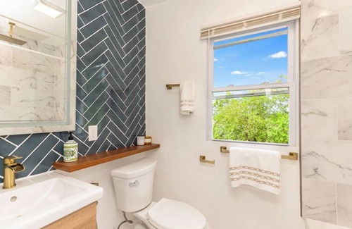 Cheverly House | Charming 3-bedroom house walk to metro station