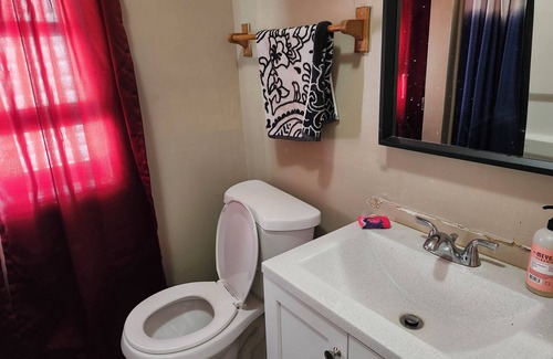 Wellston House | Charming 3-bedroom house in University City with AC, WiFi