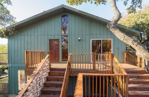 Spiller Hill Cabin | Charming 3-bedroom cabin with WiFi, AC in wonderful West Lake Hills