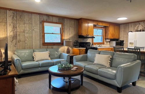 Laurel Springs Cabin | Charming 3-bedroom cabin in Laurel Springs