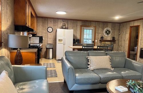 Laurel Springs Cabin | Charming 3-bedroom cabin in Laurel Springs