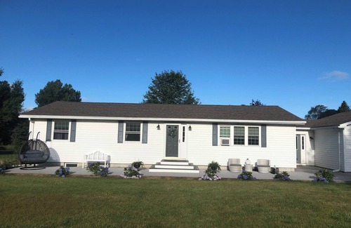 Sackets Harbor House | Charming 3-bedroom house in wonderful Sackets Harbor with WiFi, AC