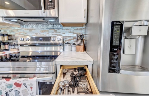 Springs at Kings Bay House | Charming 3-bedroom house with Heated pool/3 mins Sister Spring