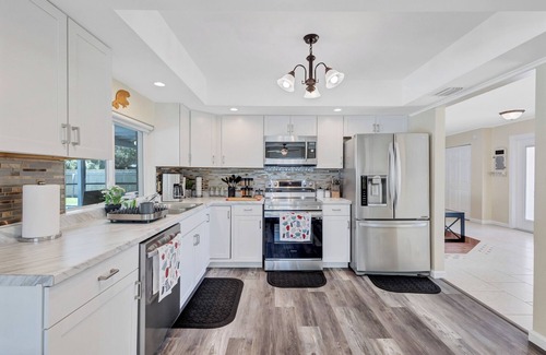 Springs at Kings Bay House | Charming 3-bedroom house with Heated pool/3 mins Sister Spring