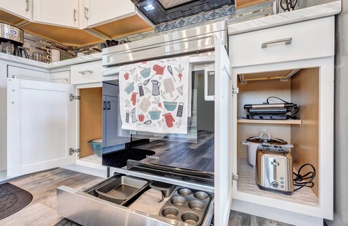 Springs at Kings Bay House | Charming 3-bedroom house with Heated pool/3 mins Sister Spring