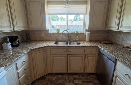 Central Oklahoma City House | Charming 3-bedroom house with fitness room, art station, WiFi in Oklahoma City