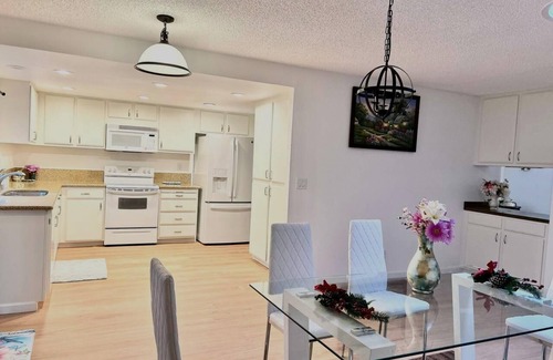 Pleasant Hill House | Charming 3-bedroom house with WiFi and AC in Pleasant Hill