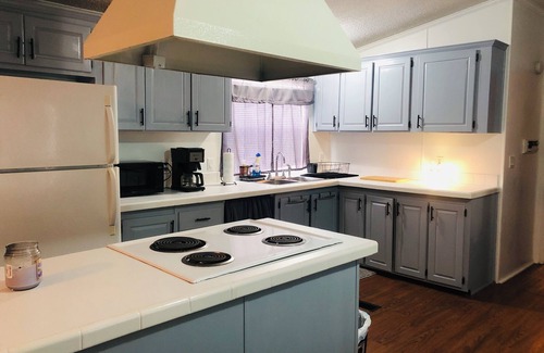 Port O Connor House | Charming 3-bedroom mobile home with AC, WiFi in Port O'Connor.
