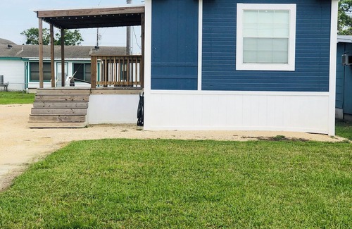 Port O Connor House | Charming 3-bedroom mobile home with AC, WiFi in Port O'Connor.