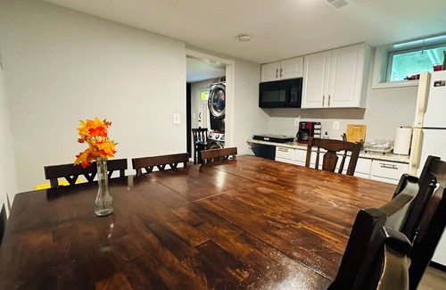 Wheaton-Glenmont House | Charming 3-bedroom 3 bath Basement Apt/AC and WiFi in pleasant Silver Spring
