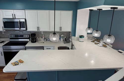 Fairland House | Charming 3-bedroom and 2.5 bedroom townhome with WiFi and AC in Silver Spring