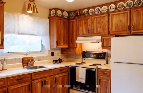 London House | Charming 3-bedroom 1.5-bathrooms house with WiFi and AC in delightful London