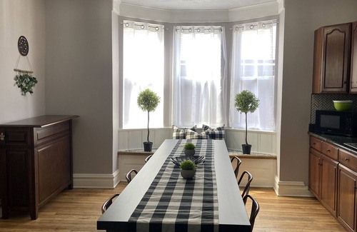 Shaw Apartment | Charming 3 Bedroom /1.5 Bath in Shaw Neighborhood