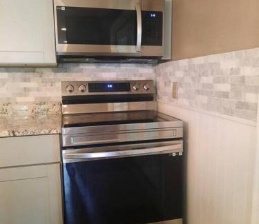 Old Orchard Beach House | Charming 3 Bedroom, 1 Bath home