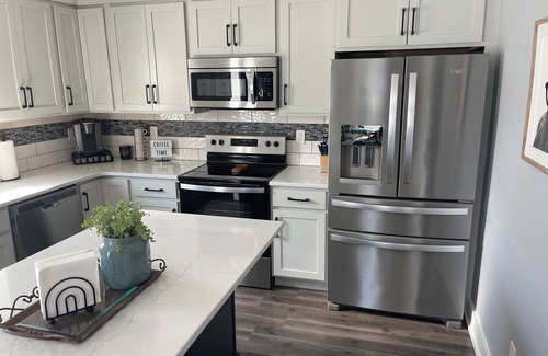 Fortville House | Charming 3-bedroom, 2-12/bath house with AC, WiFi in peaceful Fortville