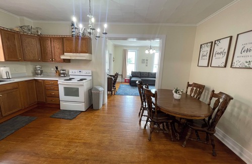 Nauvoo Apartment | Charming 3-bedroom apartment with WiFi, AC in welcoming Historic Nauvoo.