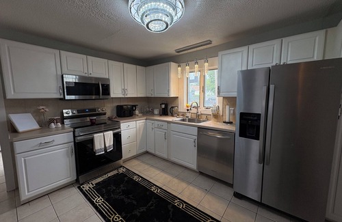 Devon House | Charming 3-bedroom Beach House
