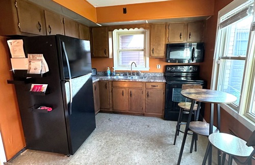 Valparaiso House | Charming 3-bedroom cottage in Valparaiso with WiFi, AC