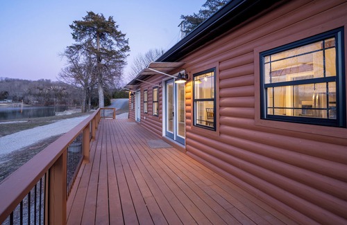 Camdenton House | Charming 3 bedroom cabin with private covered dock. Close to Old Kinderhook.