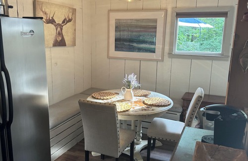 Mountain Park Cabin | Charming 3-bedroom cabin nestled in the forrest of City of Mt. Park.